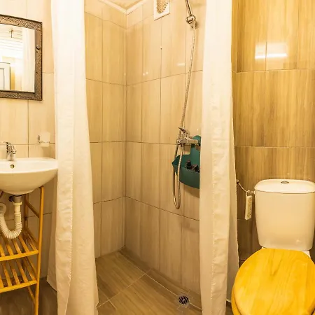 Urban Style In The Centre Apartment Warna