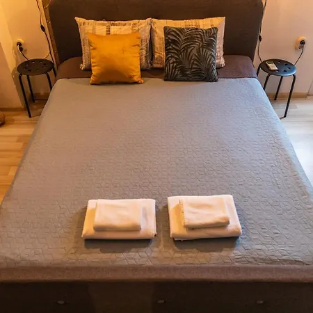 Urban Style In The Centre Apartment *