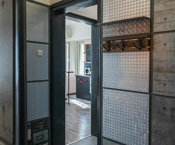 Urban Style In The Centre Apartment