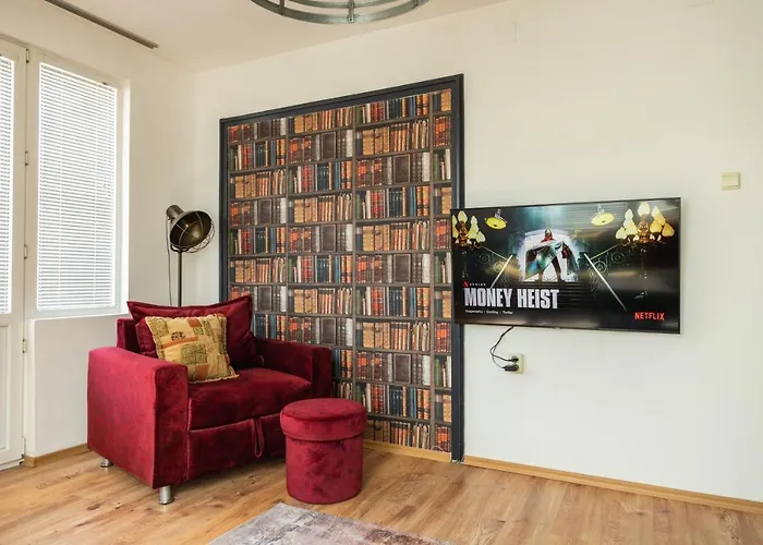 Urban Style In The Centre Apartment Warna