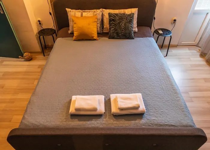 Urban Style In The Centre Apartment *